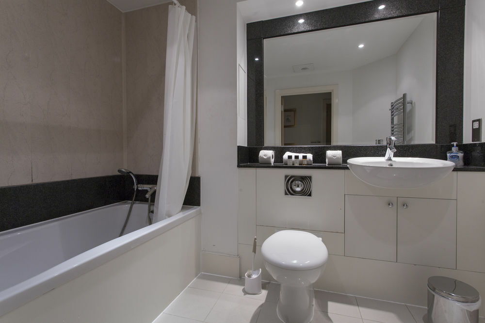 St. Georges Wharf Serviced Apartments By Thesqua.Re 런던 외부 사진